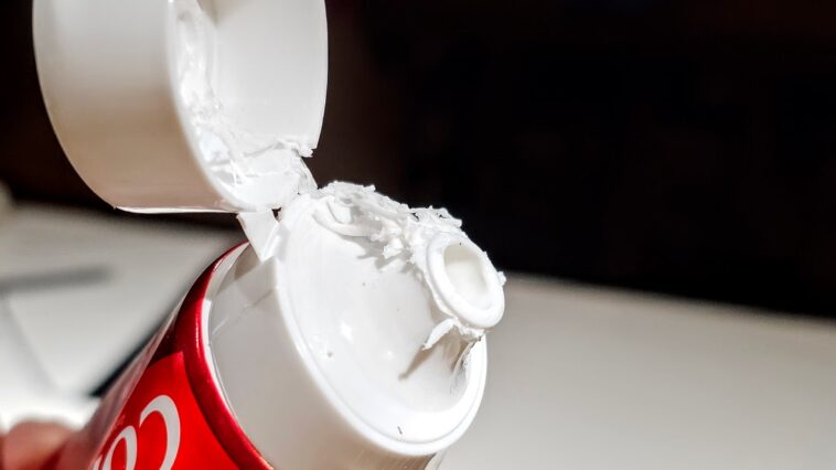 Colgate Flip Cap Dirty